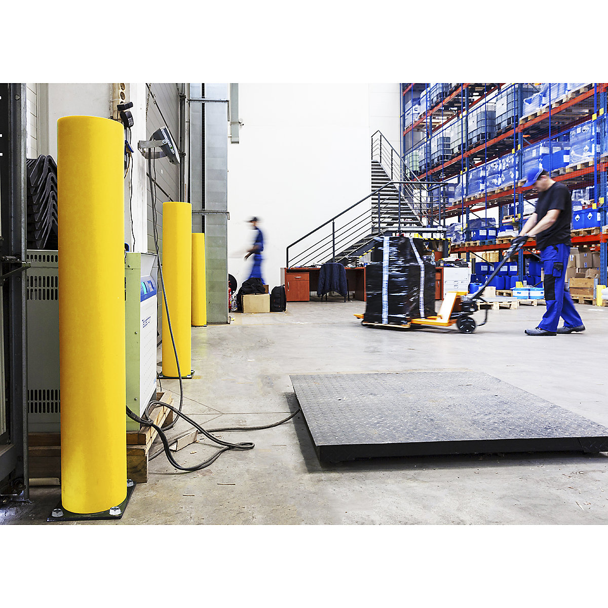 Brandsafe Heavy Duty Safety Bollard (Product illustration 2)-1