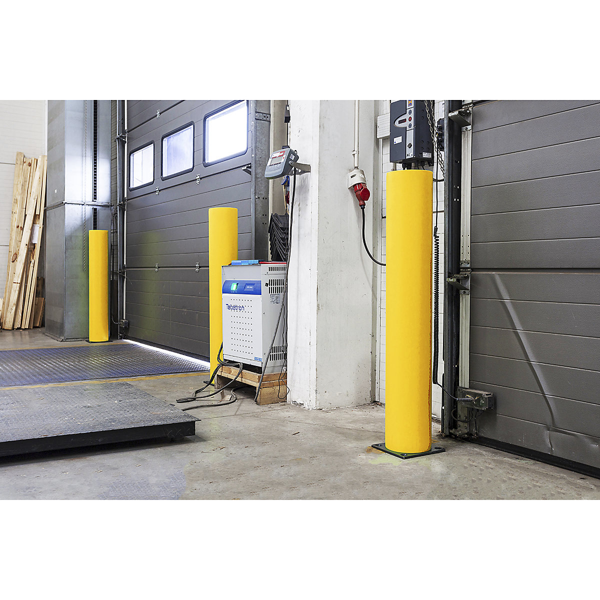 Brandsafe Heavy Duty Safety Bollard (Product illustration 3)-2
