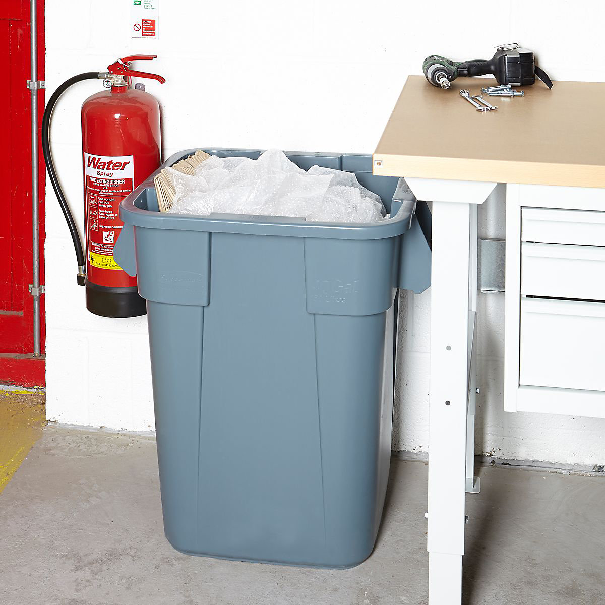 Rubbermaid BRUTE Square Container Bins (Product illustration 5)-4