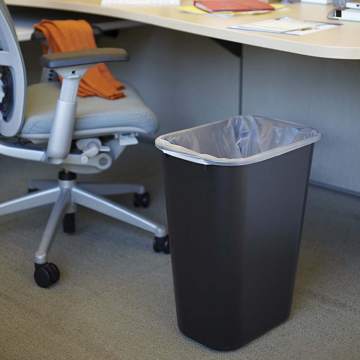 Rubbermaid Rectangular Wastebaskets (Product illustration 11)-10