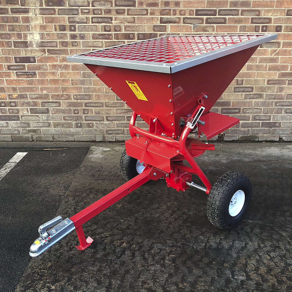 Invicta Mini Towable Spreader