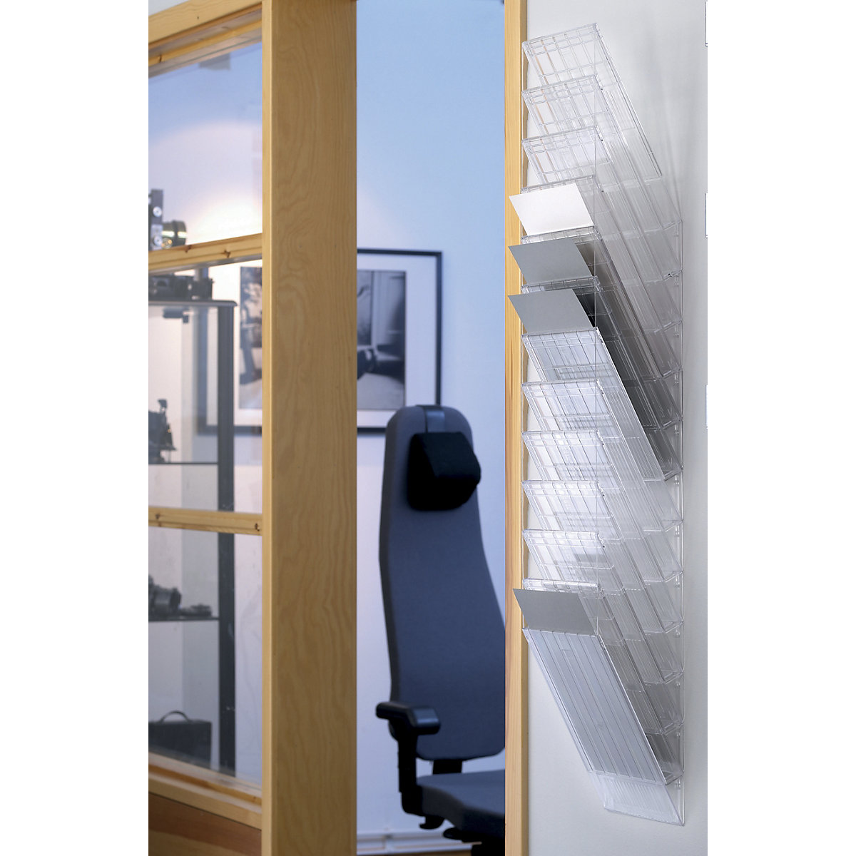 Uchwyt ścienny na prospekty – DURABLE (Zdjęcie produktu 3)-2