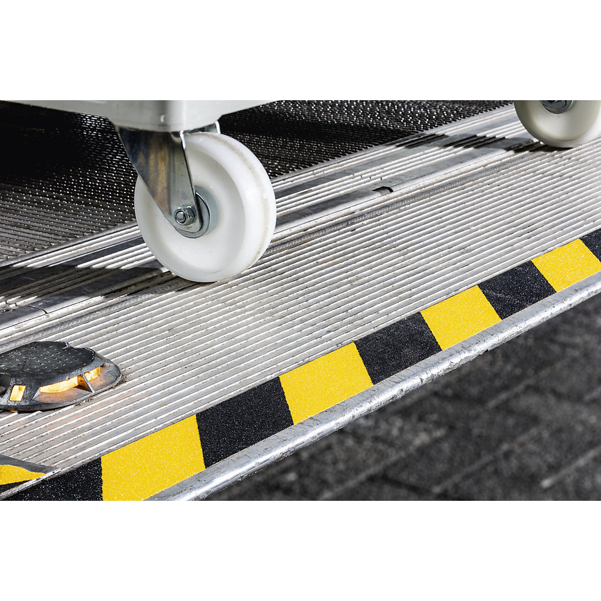 Bandă antiderapantă DURALINE® GRIP+ – DURABLE (Imagine produs 17)-16