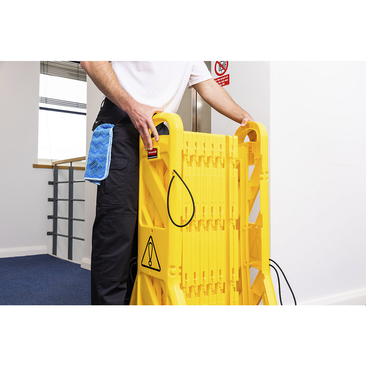 Pomična zaporna ograja iz polietilena – Rubbermaid (Slika izdelka 6)-5