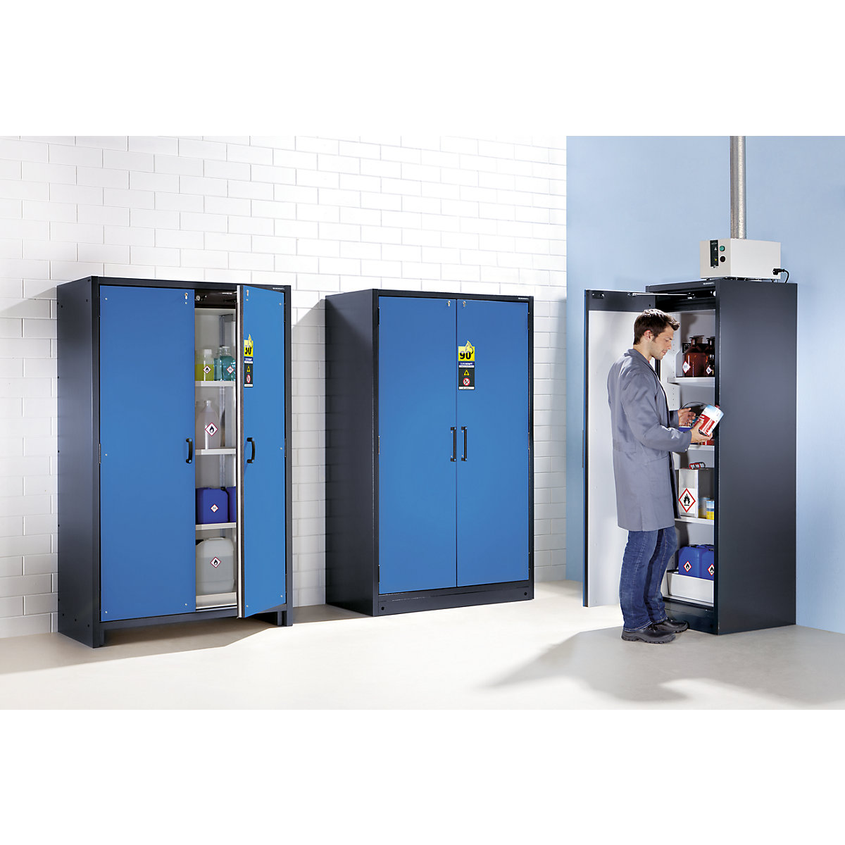 Feuerbeständiger Gefahrstoffschrank Typ 90 eurokraft pro