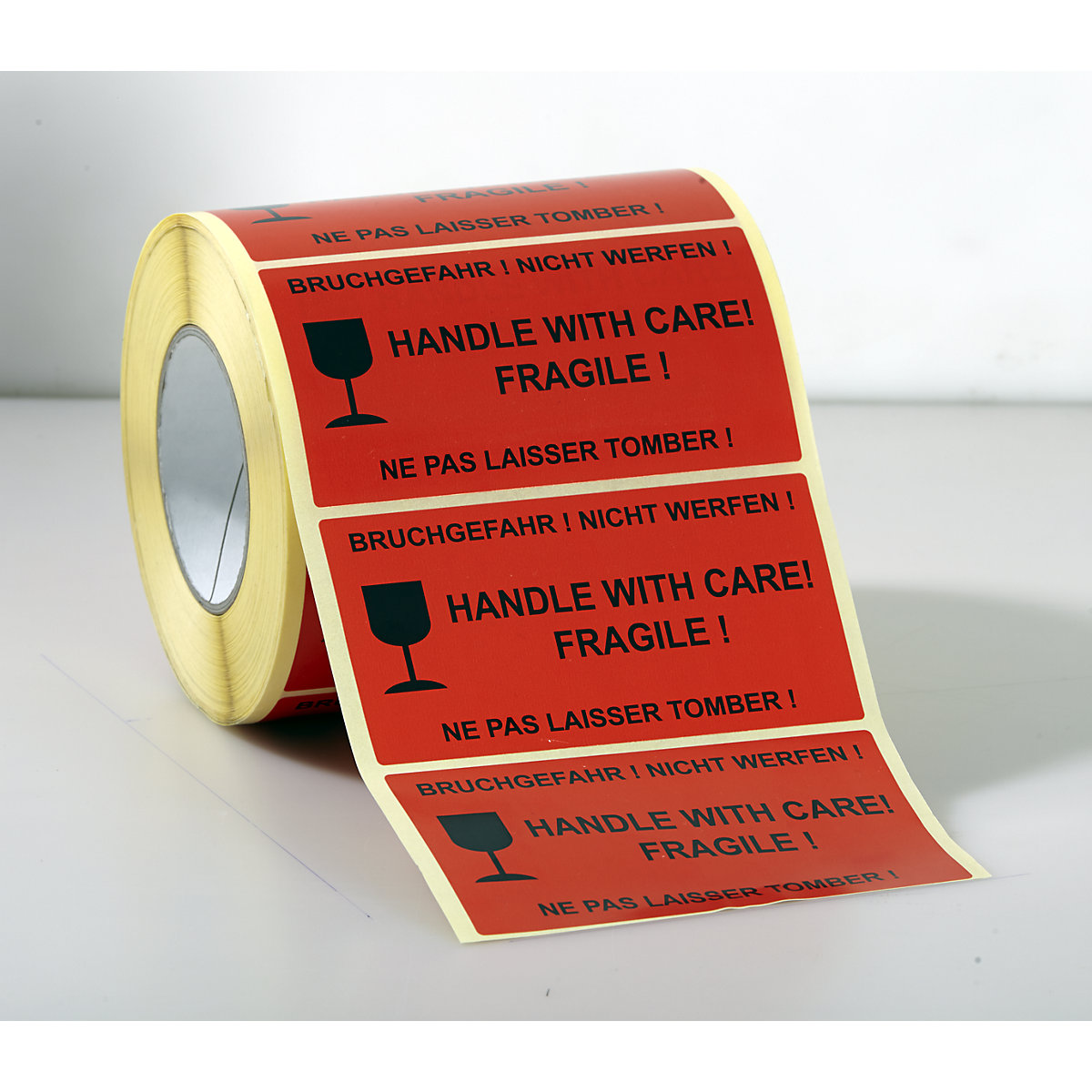 Warning label, pack of 1000 on a roll, ''Handle with care! Fragile!'' imprint