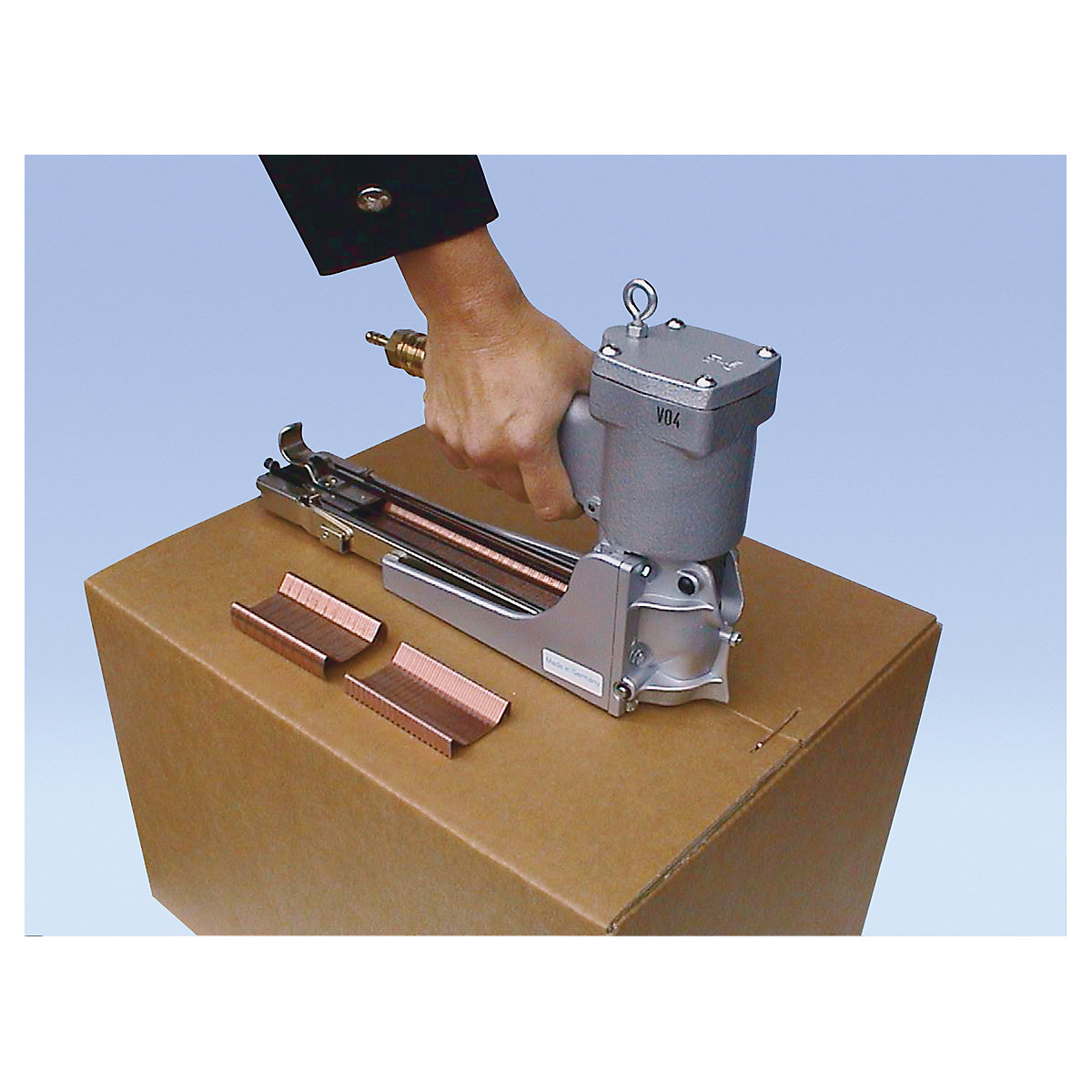 Handheld sealing stapler, for blind stapling, pneumatic for staples 18 mm-3