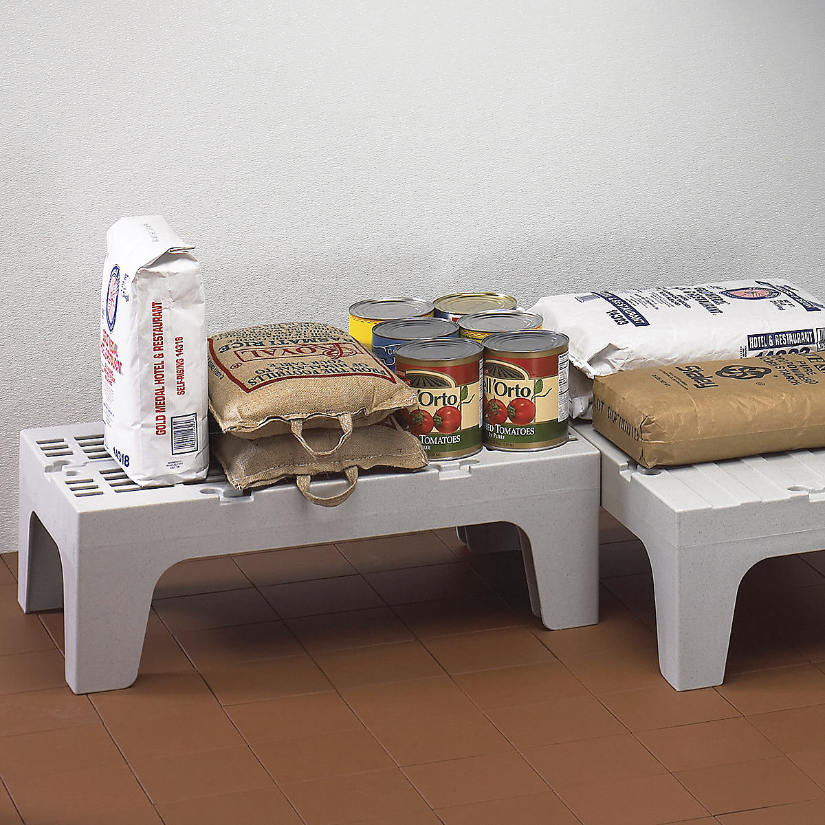 Cambro Dunnage Racks (Product illustration 2)-1