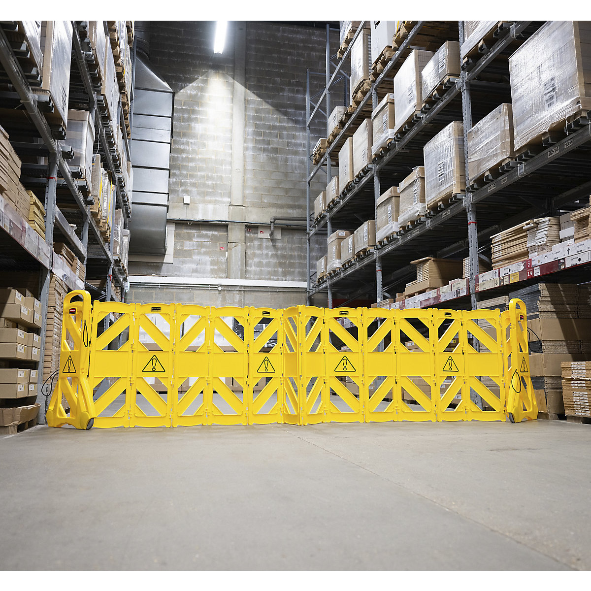 Barrière de délimitation mobile en polyéthylène – Rubbermaid (Illustration du produit 19)-18
