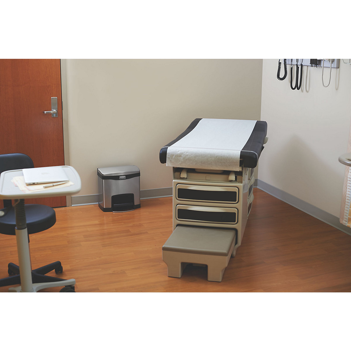 Rubbermaid – Colector de deșeuri din inox, cu pedală, SLIM JIM® (Imagine produs 4)
