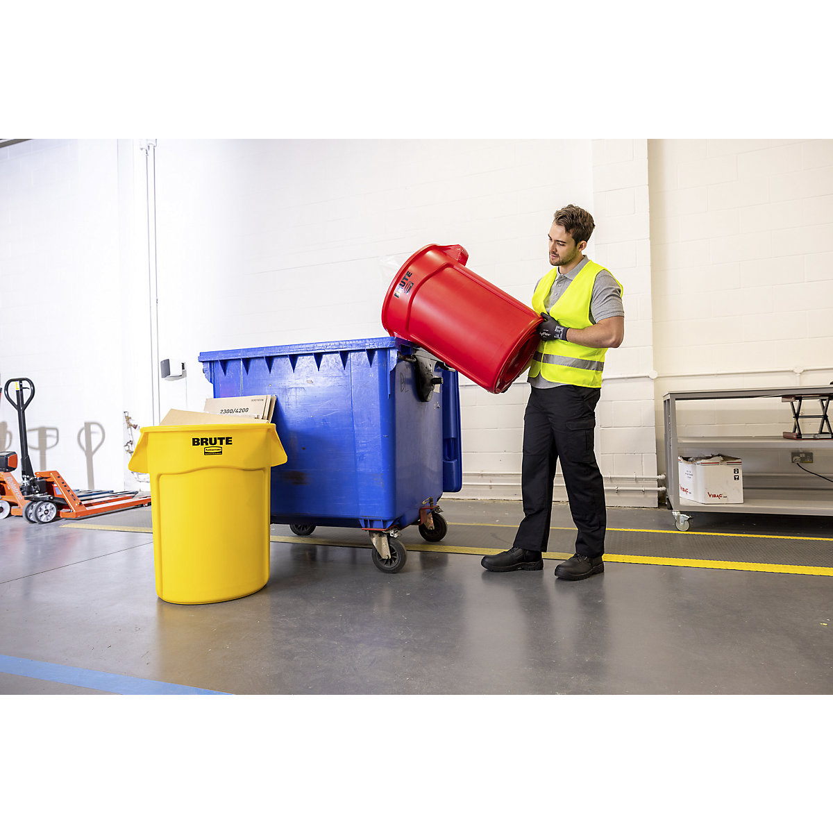 Bidone universale BRUTE®, rotondo – Rubbermaid (Foto prodotto 8)-7