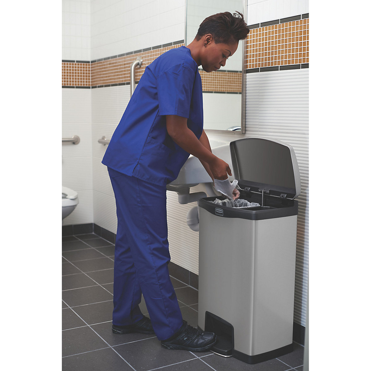Contenitore a pedale SLIM JIM® – Rubbermaid (Foto prodotto 3)-2