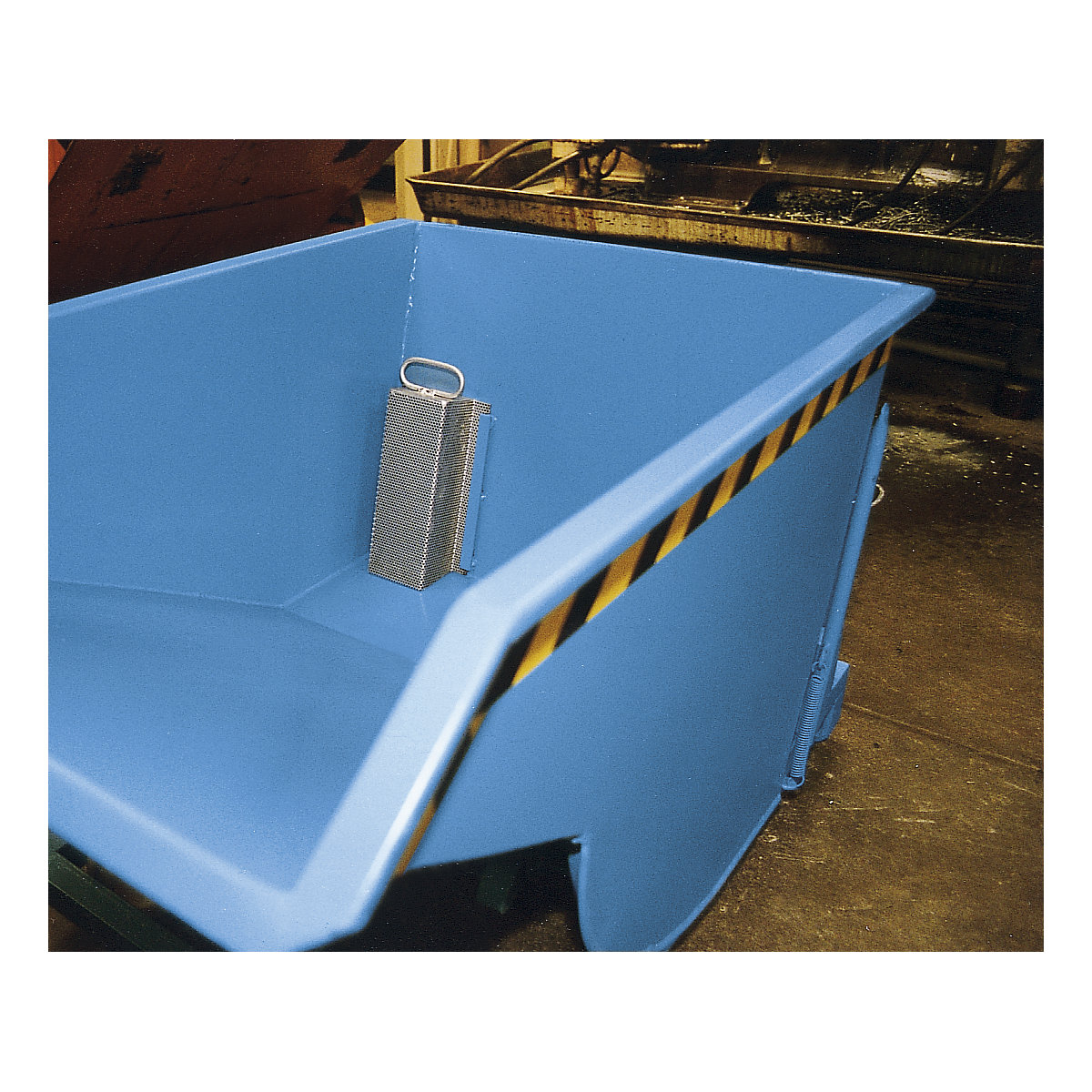 Prekucna posoda za odrezke, s poliamidnimi kolesi – eurokraft pro (Slika izdelka 4)-3