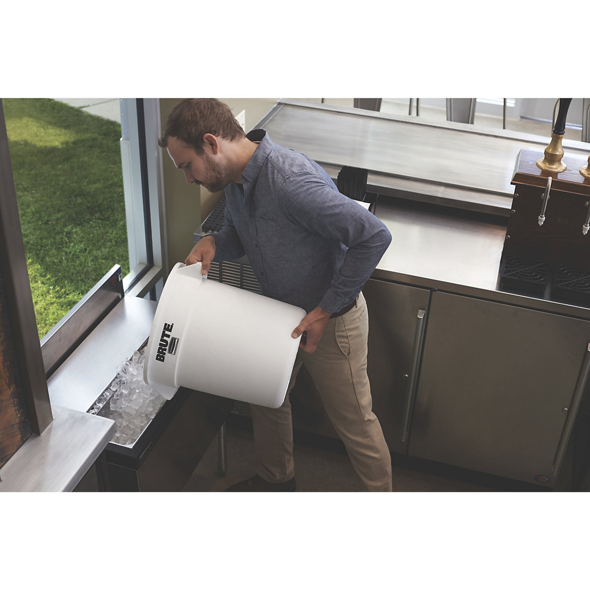 Kontener uniwersalny BRUTE®, okrągły – Rubbermaid (Zdjęcie produktu 3)-2