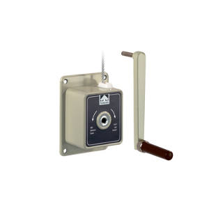 Manual wire rope winch