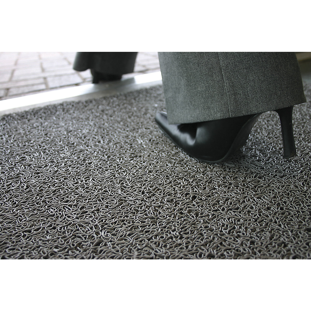 Entrance matting, flame resistant, width 900 mm, sold by the metre, grey