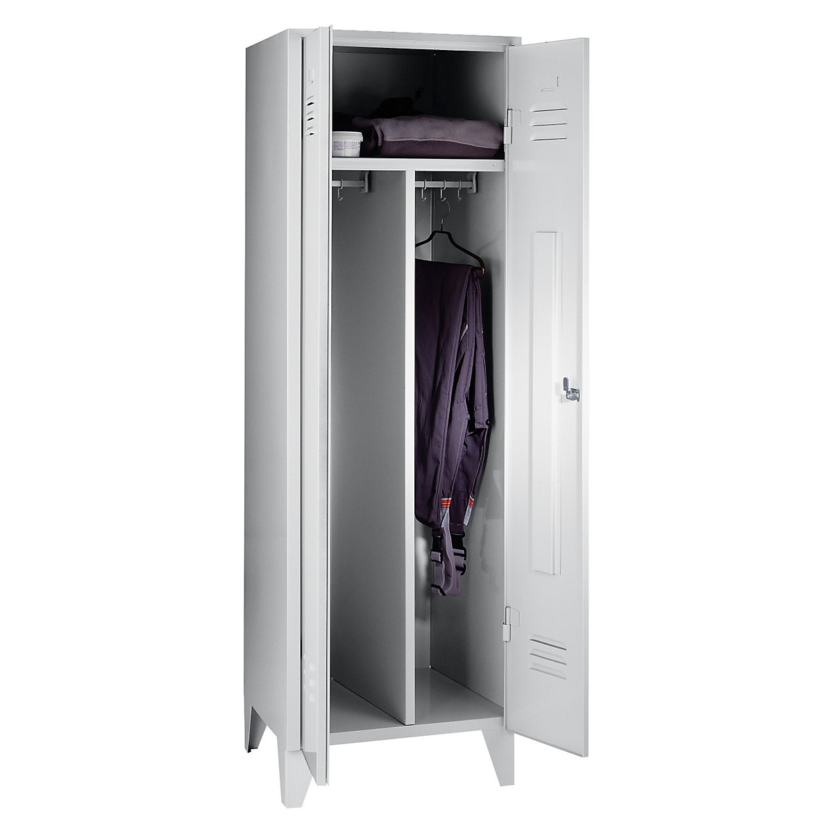 Steel locker with stud feet – Wolf, full height compartments, solid doors, compartment width 600 mm, 1 compartment, light grey-28