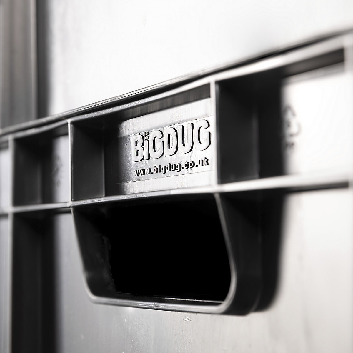 BiGDUG Essentials Recycled Euro Stacking Boxes (Product illustration 4)-3