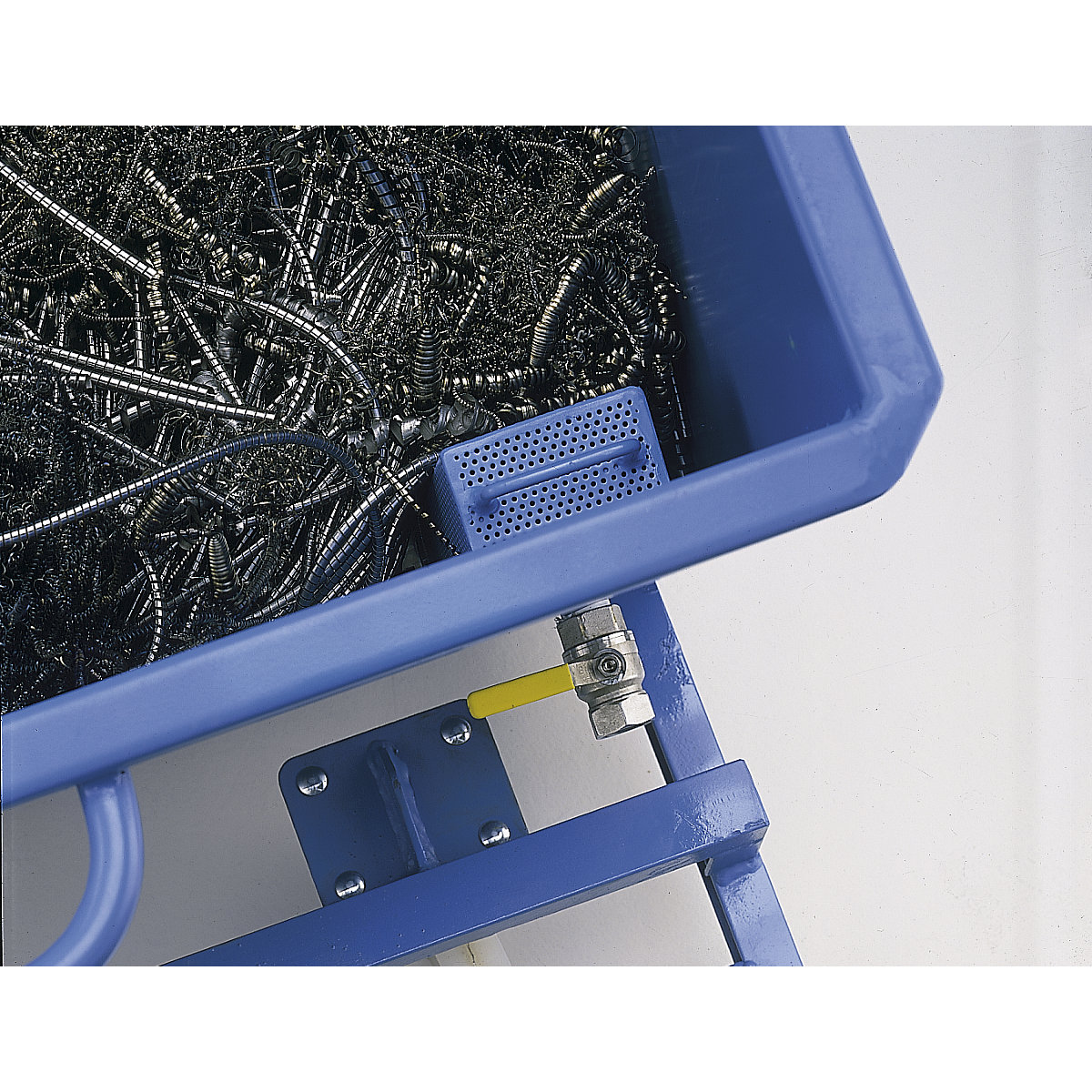 Tilting skip for metal swarf, with nylon wheels – eurokraft pro (Product illustration 3)-2