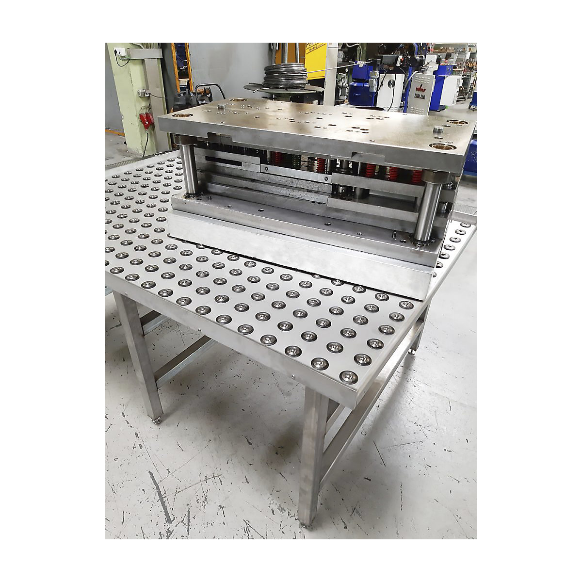 Golyós görgős asztal, szerkezeti magasság 70 mm – Schulz Stanztechnik (Termék képe 6)-5