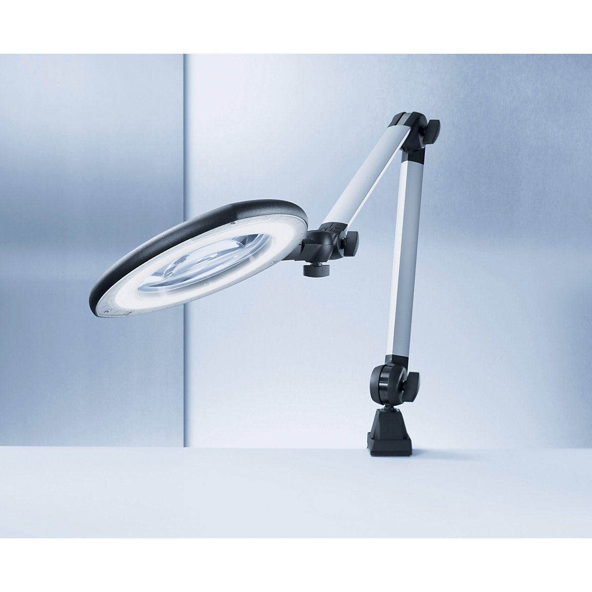 Lámpara LED con lupa TEVISIO – Waldmann (Imagen del producto 4)-3