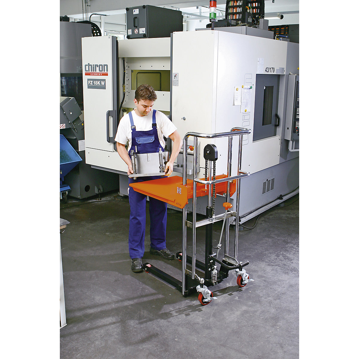 Plattformlift (Produktabbildung 2)-1