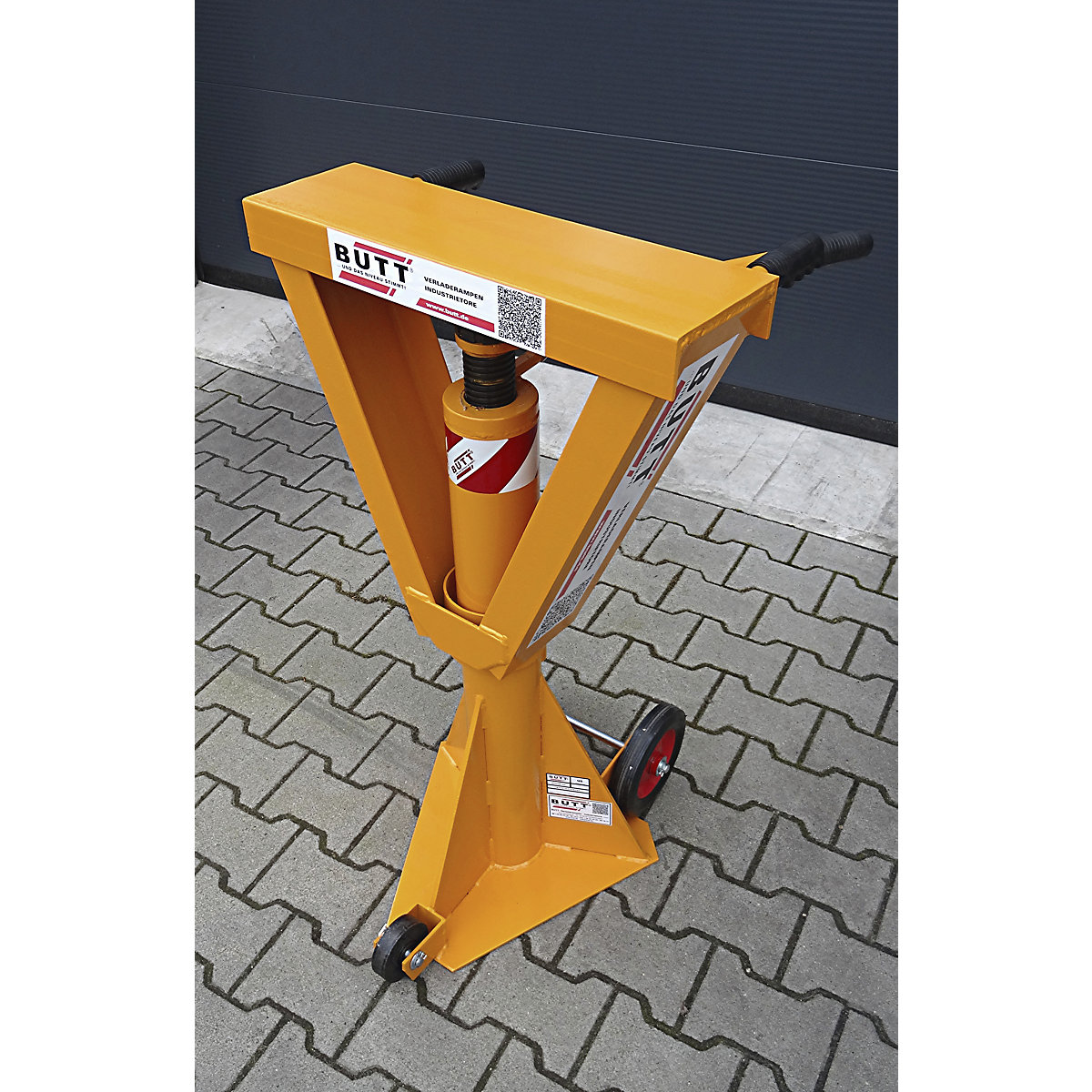 Piede d'appoggio per semirimorchi