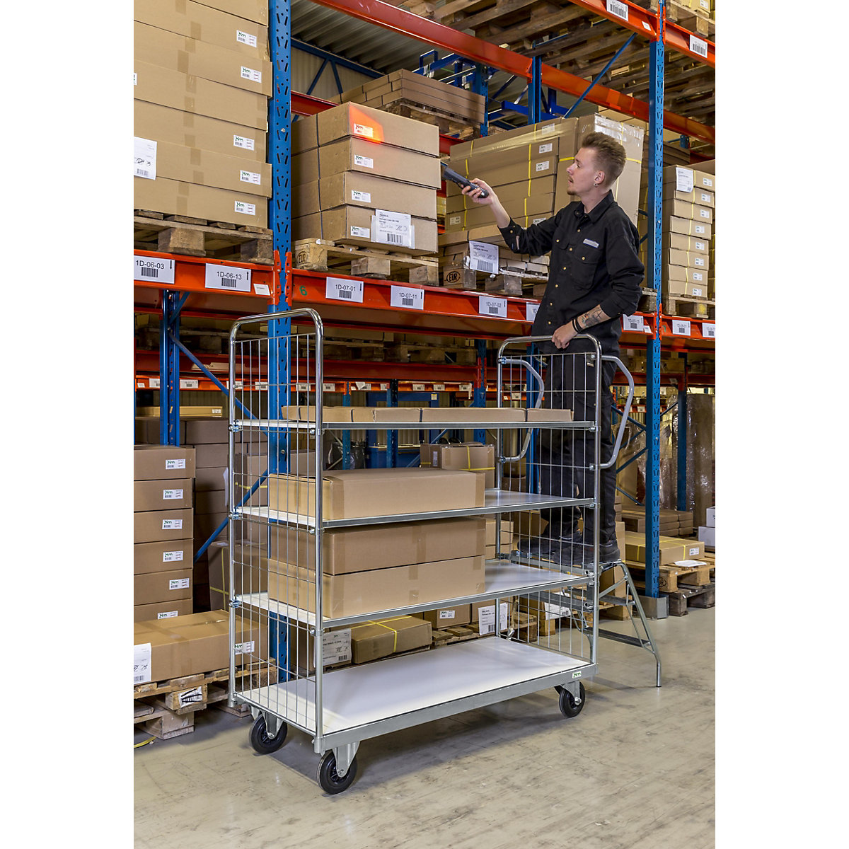 Carrello a ripiani versatile – Kongamek (Foto prodotto 2)-1