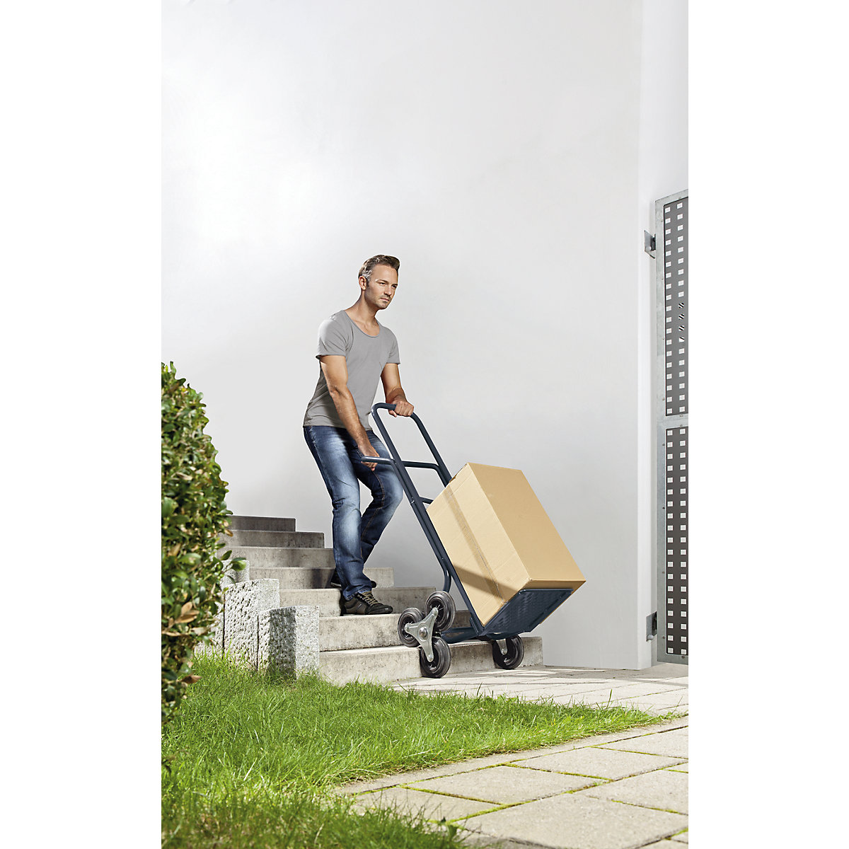 Carrello in acciaio per scale per trasportare sacchi – eurokraft pro (Foto prodotto 2)-1