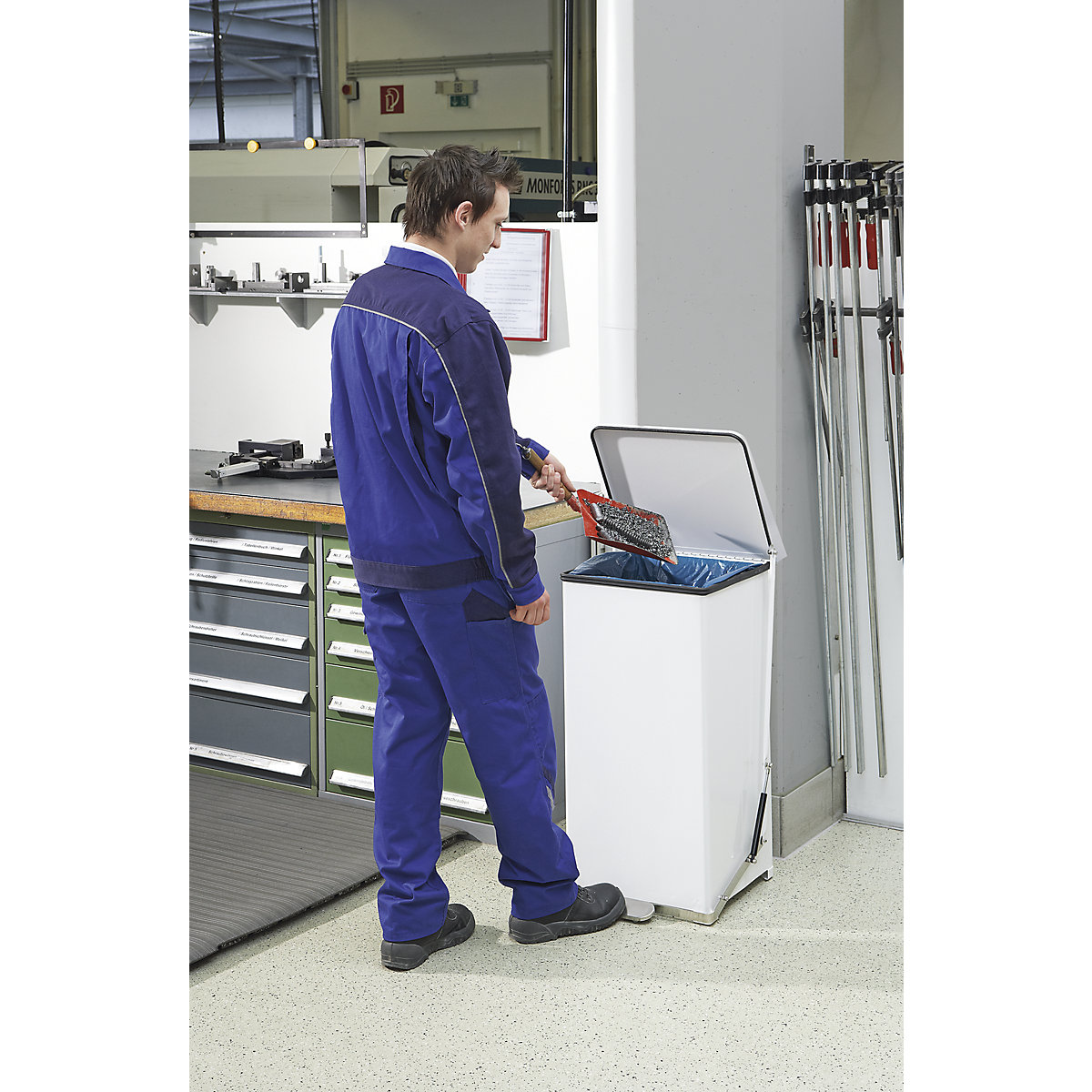 Industrie-Treteimer (Produktabbildung 2)-1