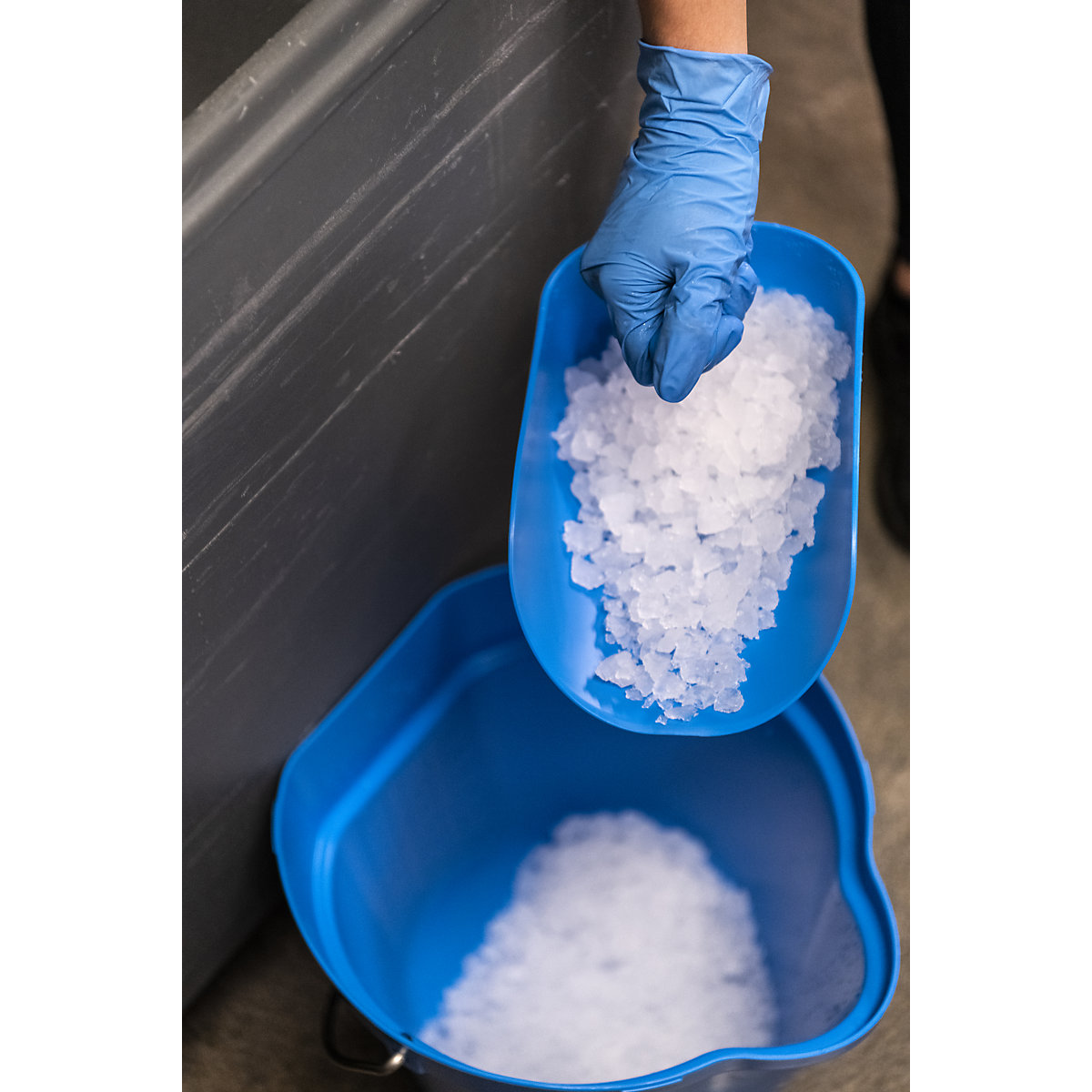 Pala de mano ergonómica – Vikan (Imagen del producto 3)-2