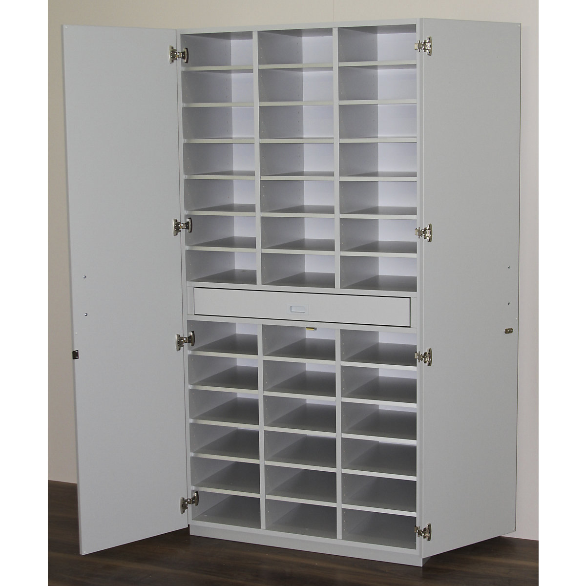 Třídicí skříň s otočnými dveřmi a třídicím stolem – eurokraft pro (Obrázek výrobku 11)-10