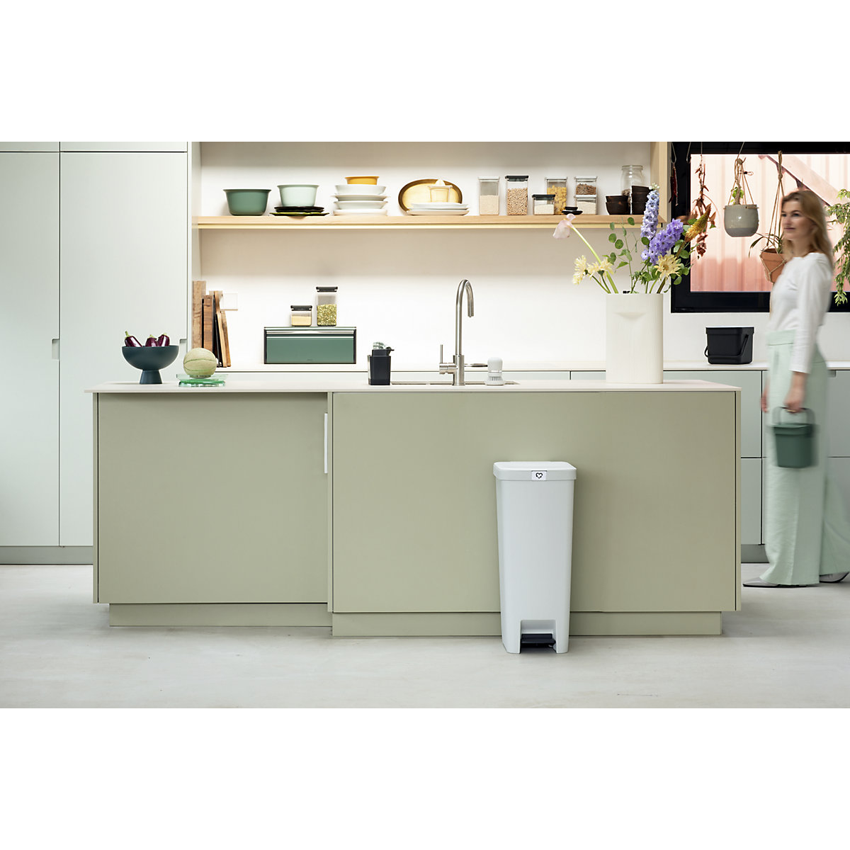 Step Up foot pedal bin (Product illustration 11)-10