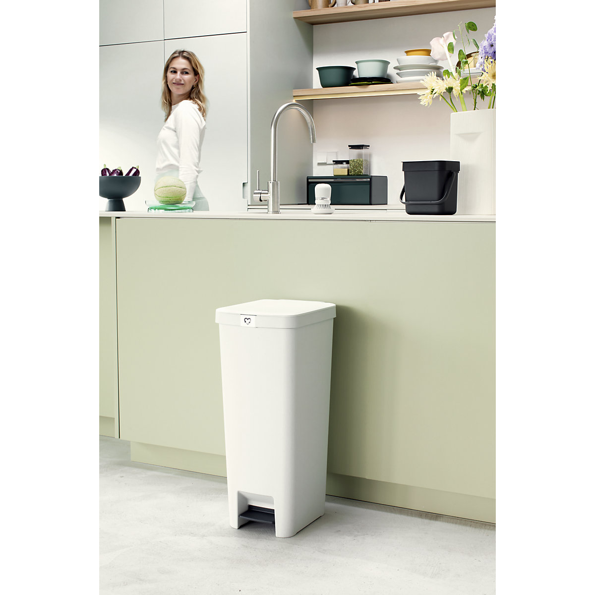 Step Up foot pedal bin (Product illustration 13)-12