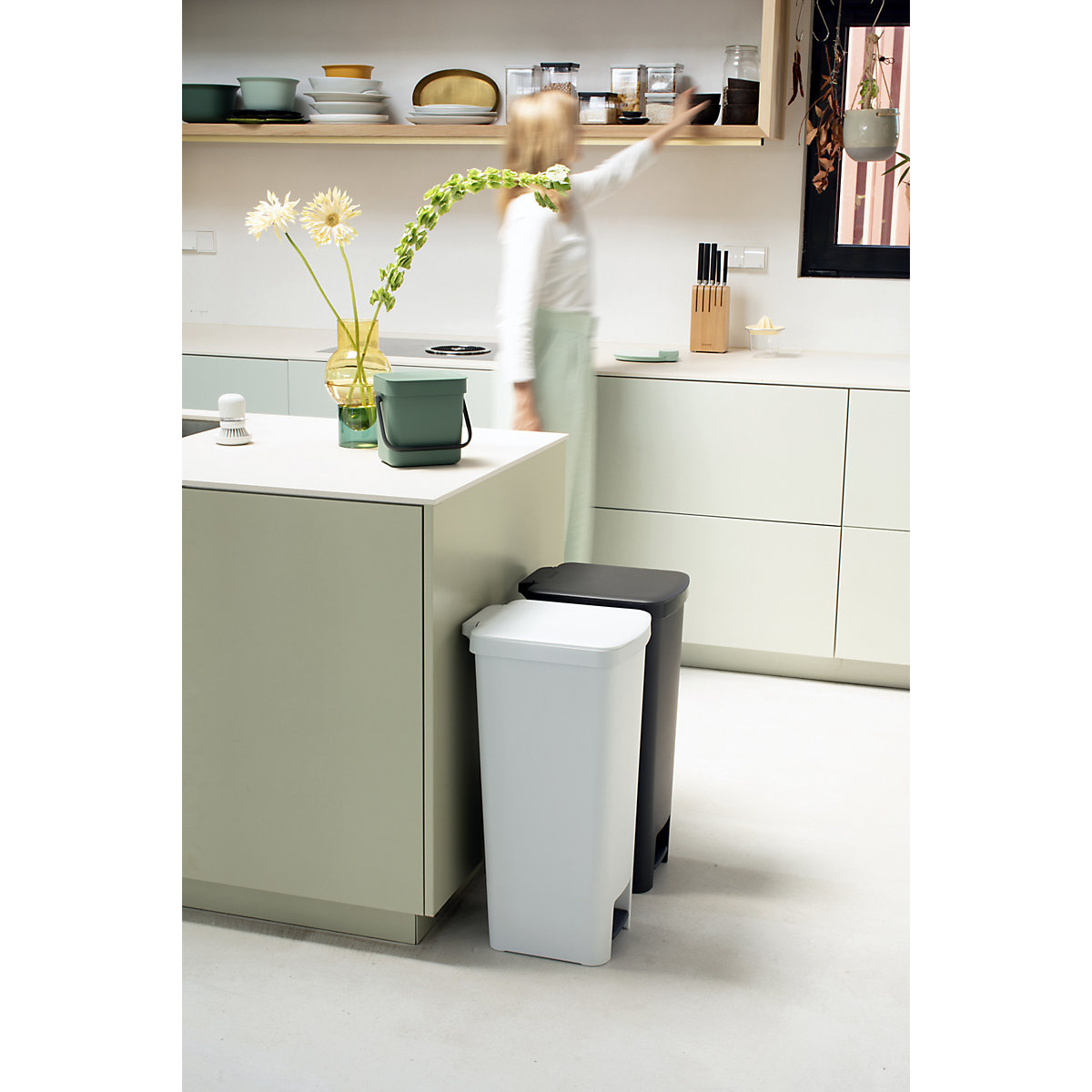 Step Up foot pedal bin (Product illustration 14)-13