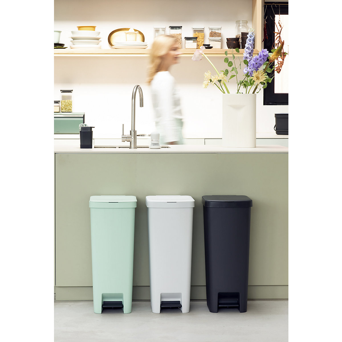 Step Up foot pedal bin (Product illustration 22)-21