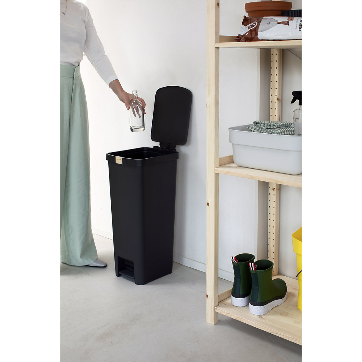 Step Up foot pedal bin (Product illustration 14)-13