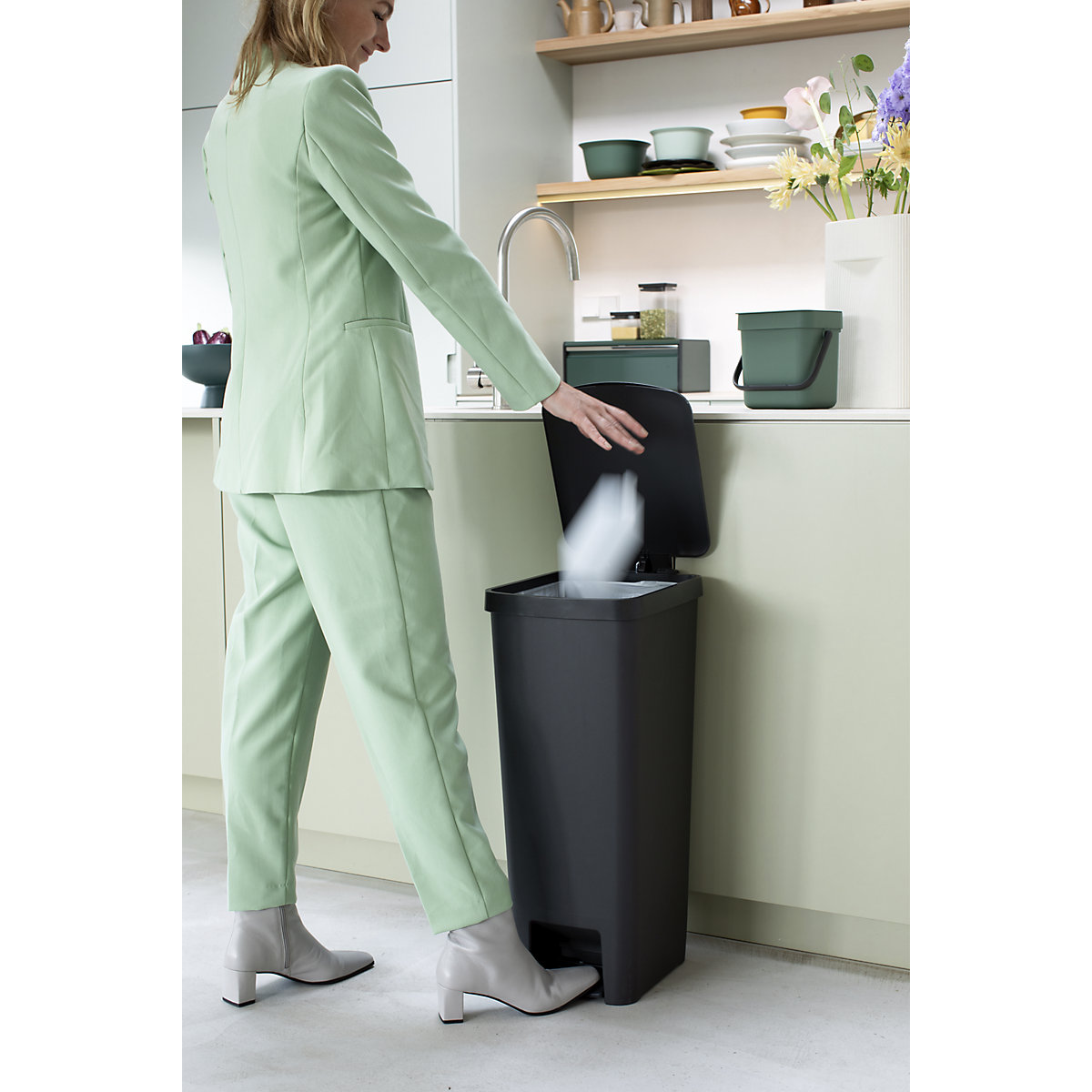 Step Up foot pedal bin (Product illustration 19)-18
