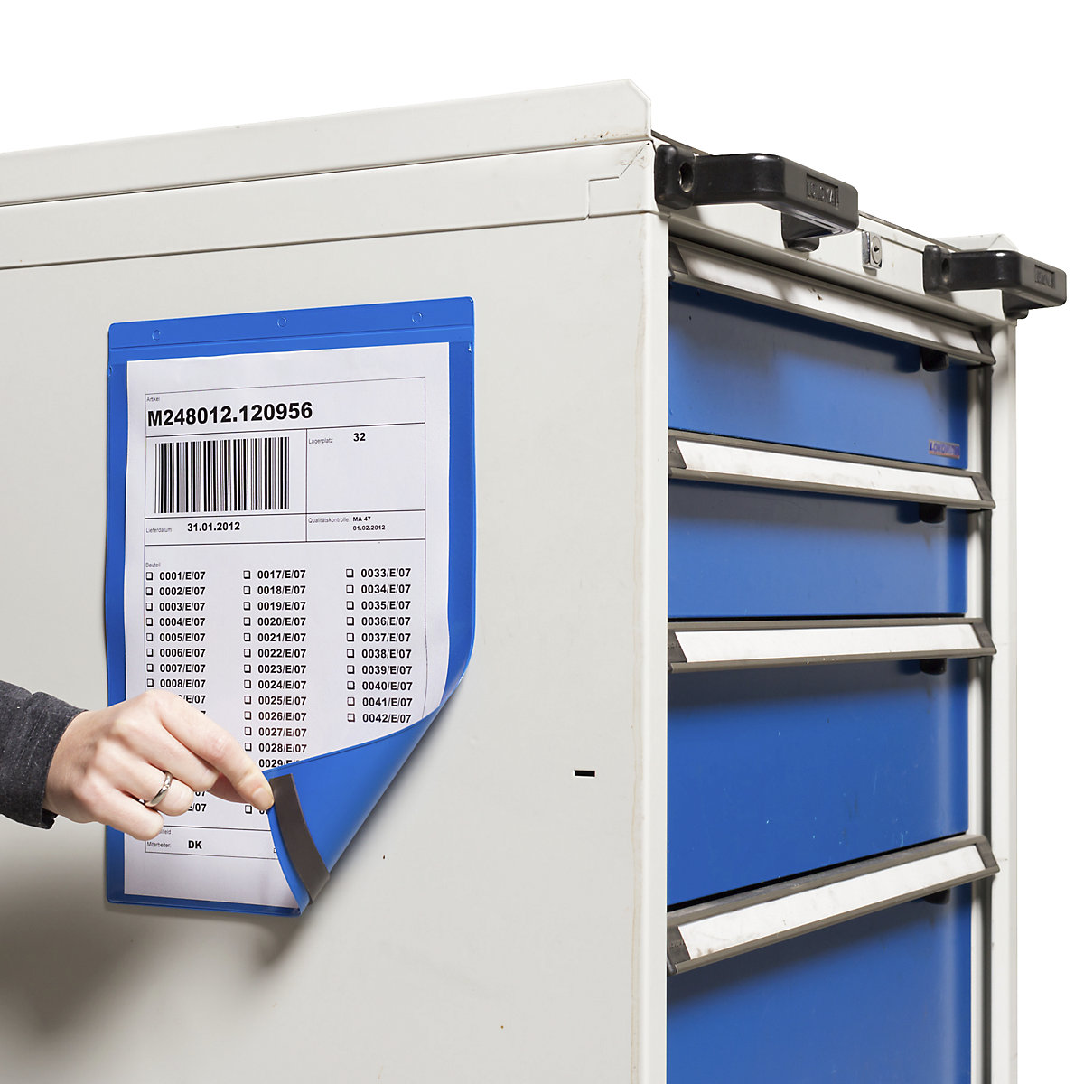 Magnetic pockets (Product illustration 2)-1