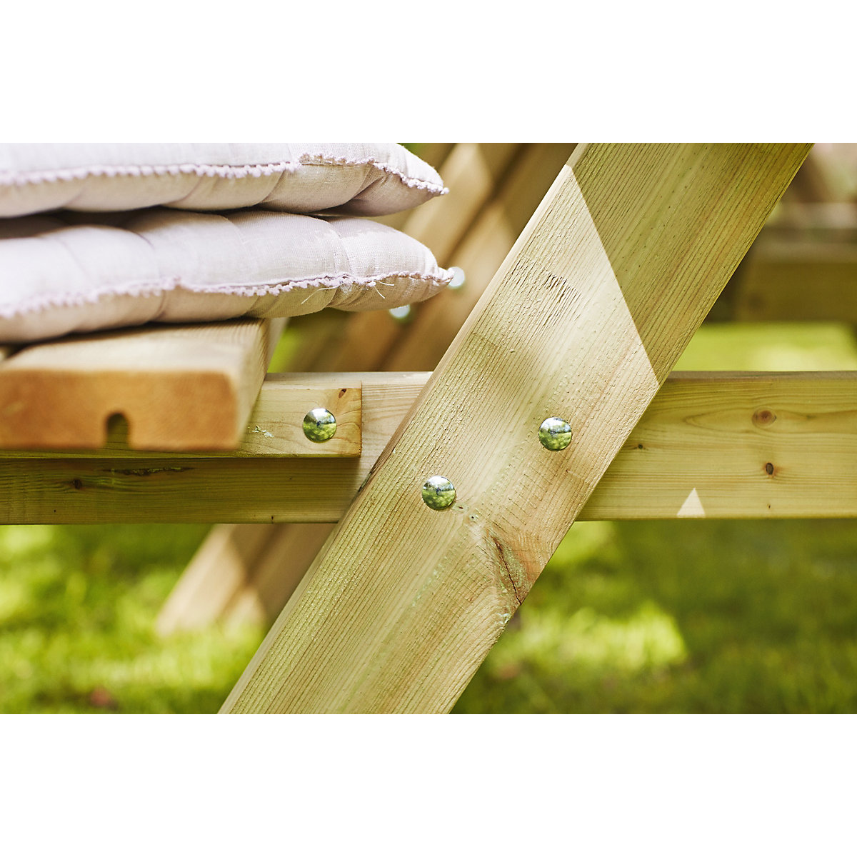 Picnic bench (Product illustration 2)-1