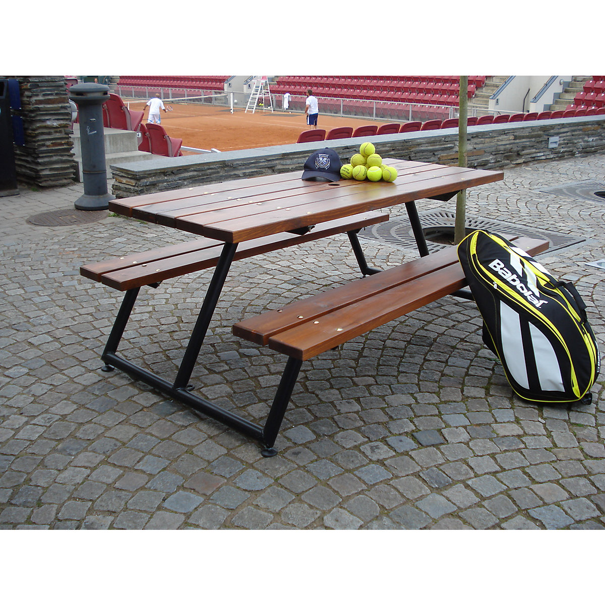 Picnic bench without back rest