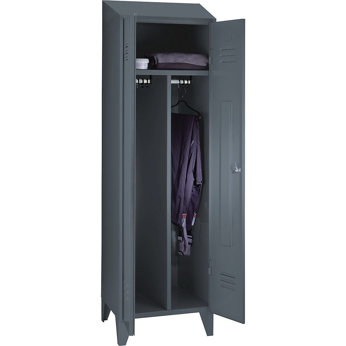 Berlin 2 clean and dirty locker – Wolf