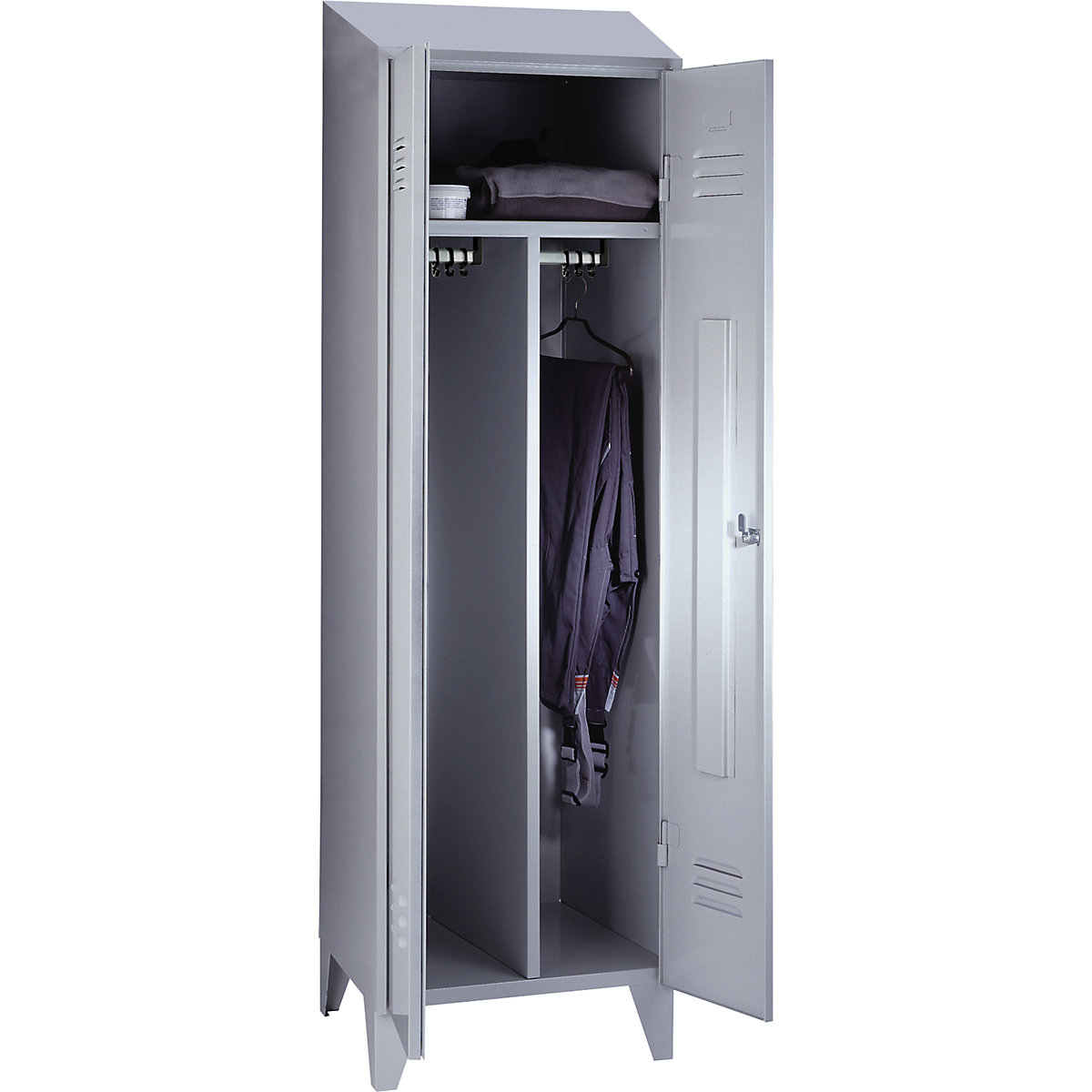 Berlin 2 clean and dirty locker – Wolf