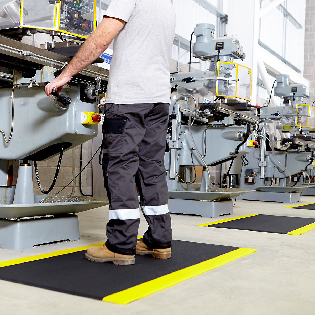 BiGDUG Essentials Anti-Fatigue Safety Mats, BiGDUG Essentials Anti-Fatigue Safety Mats, BiGDUG Essentials Anti-Fatigue Safety Mat | 1200w x 800d mm | Checker Plate Surface-1