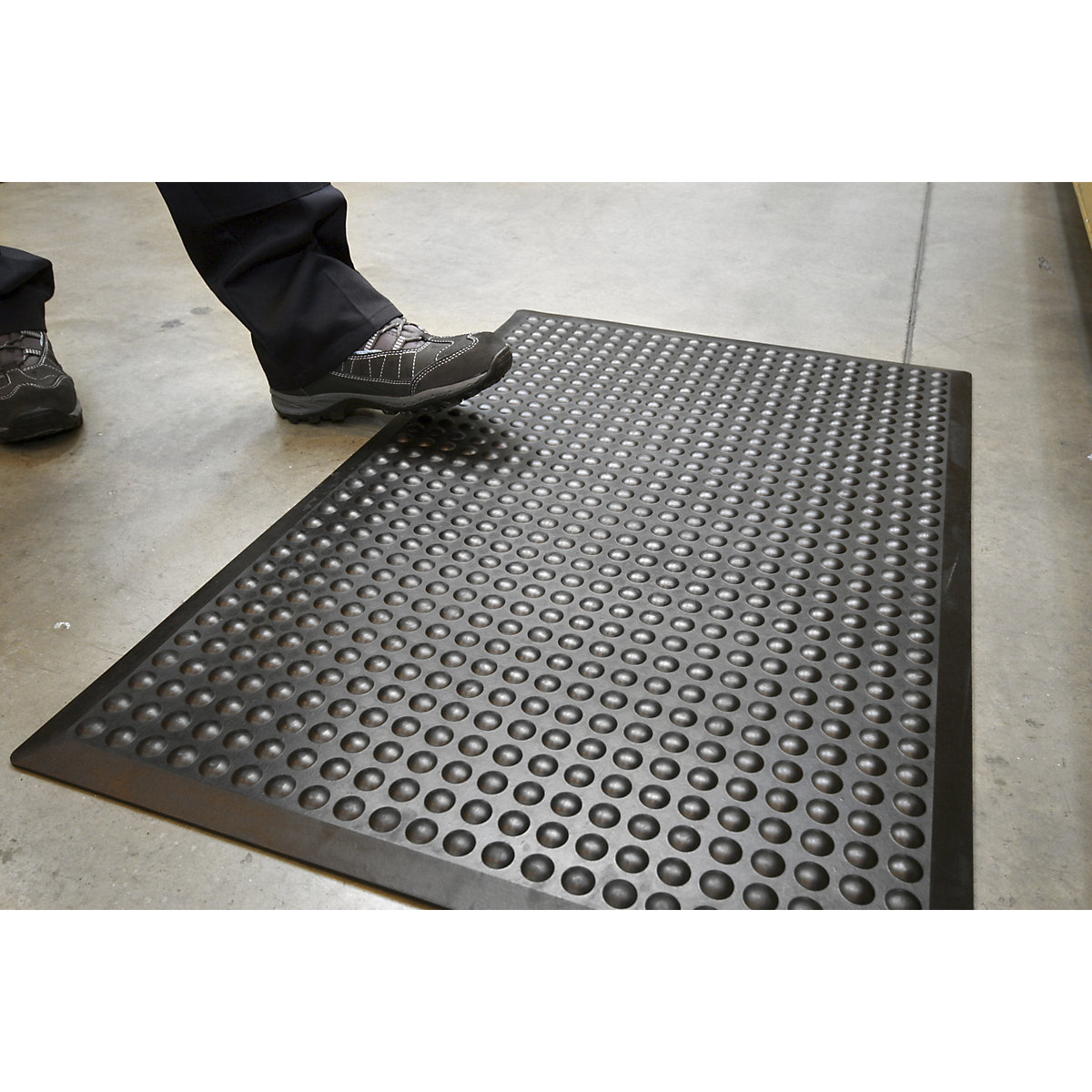 COBA Europe Bubblemat Nitrile Edged Mat