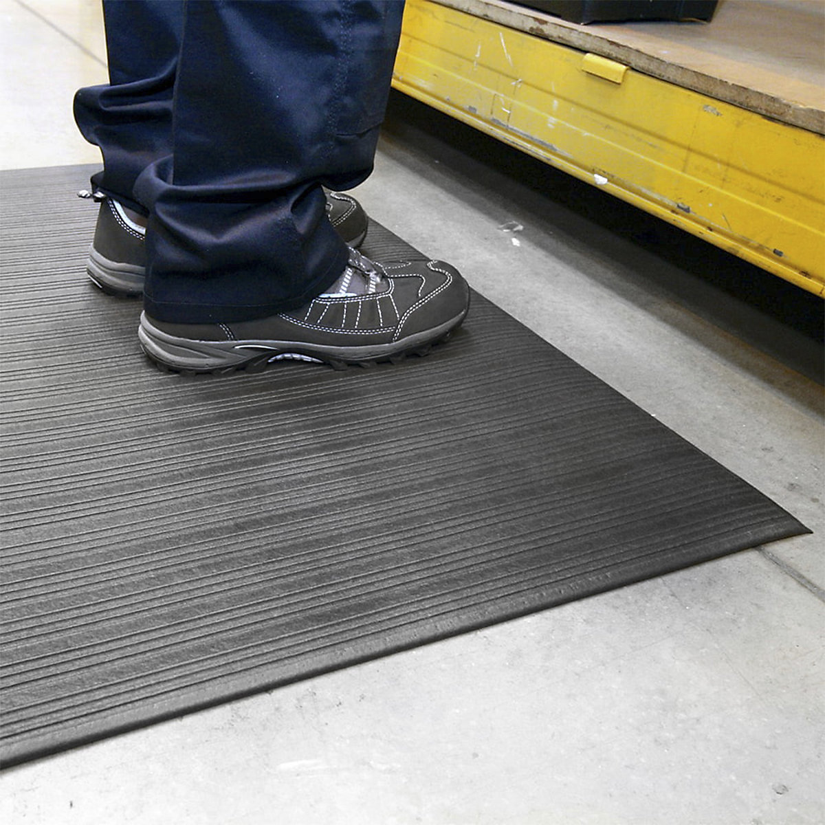 COBA Europe Orthomat Ribbed Anti-Fatigue Mat