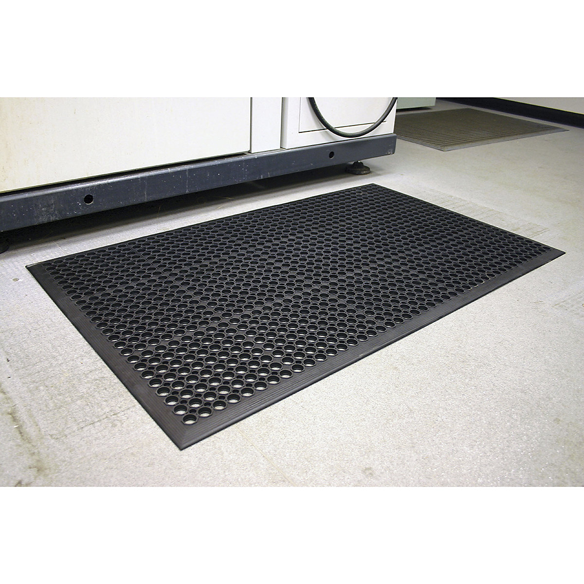 COBA Europe RampMat Rubber Mat (Product illustration 3)-2