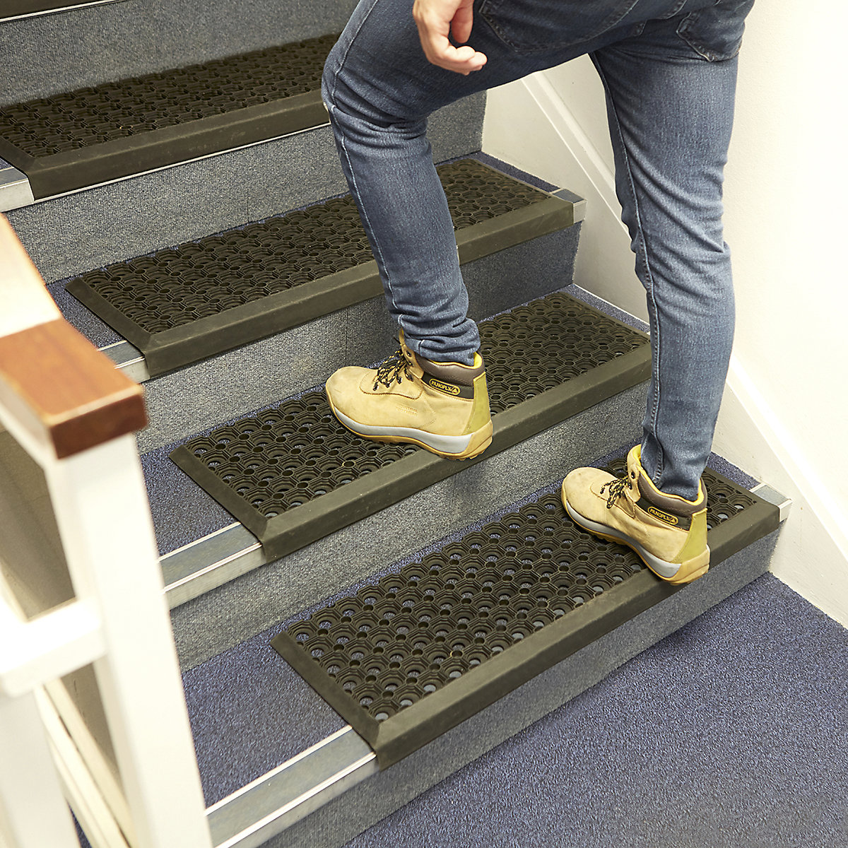 BiGDUG Essentials Non-Slip Heavy Duty Rubber Stair Treads (Product illustration 2)-1