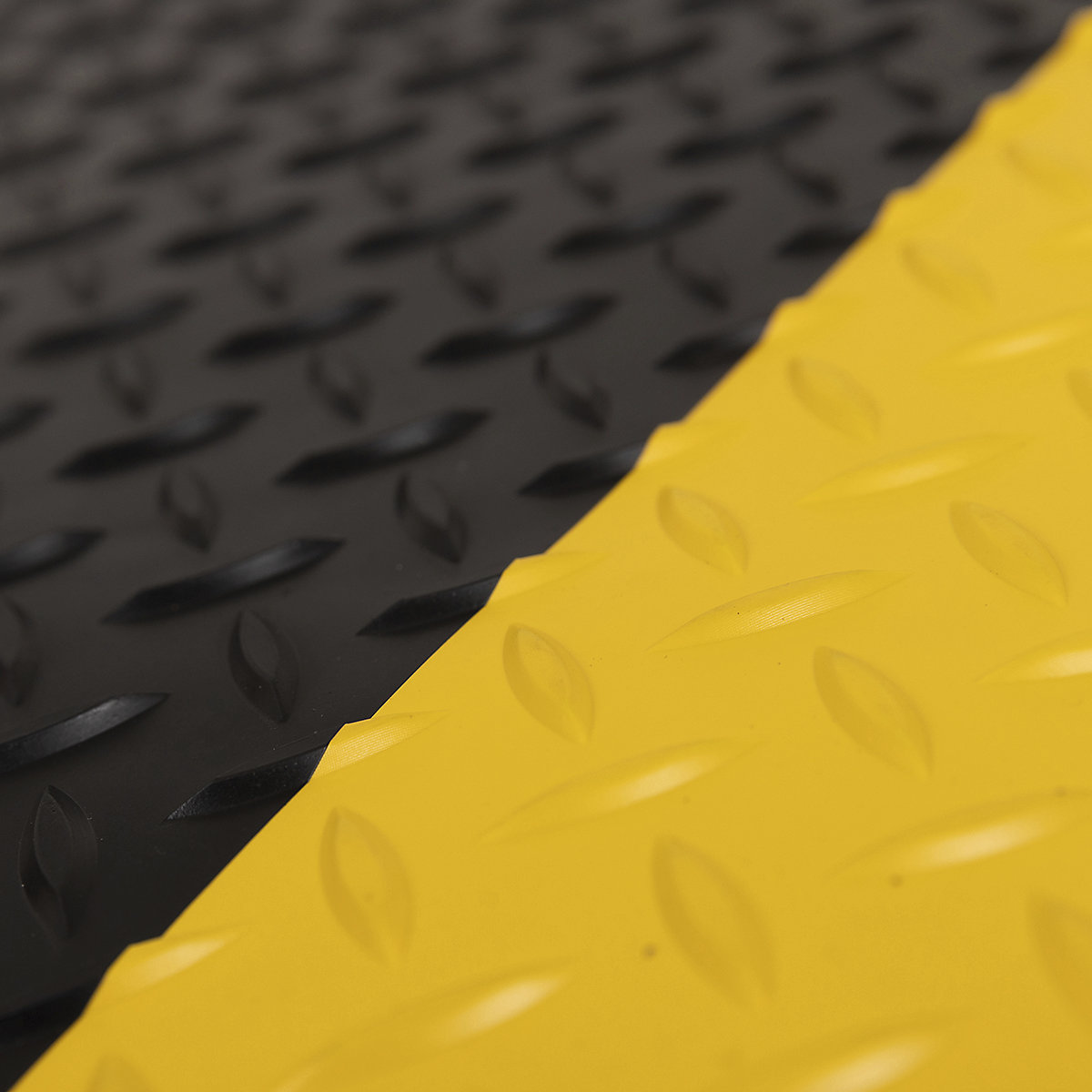 BiGDUG Pro Deckplate ESD Anti-Fatigue Mats (Product illustration 3)-2