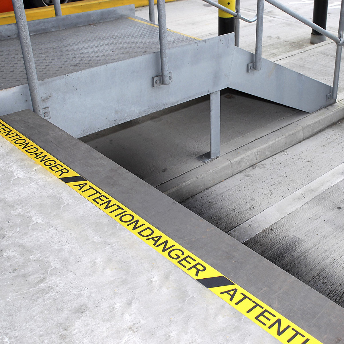 BiGDUG Anti-Slip Warning Tape (Product illustration 4)-3